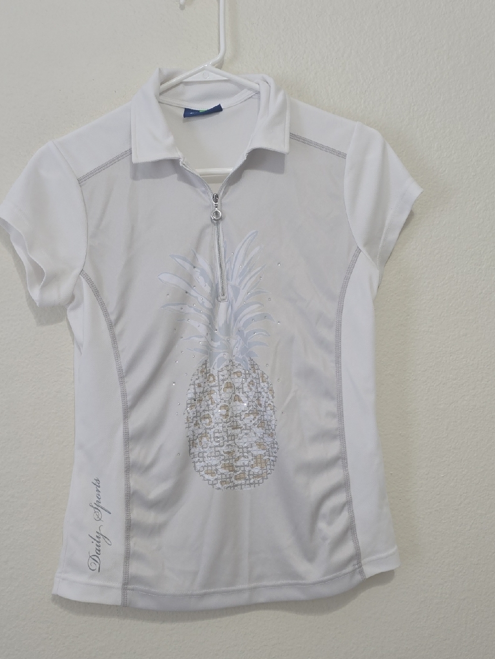 Daily Sports White Polo Top with Zip Collar M‎